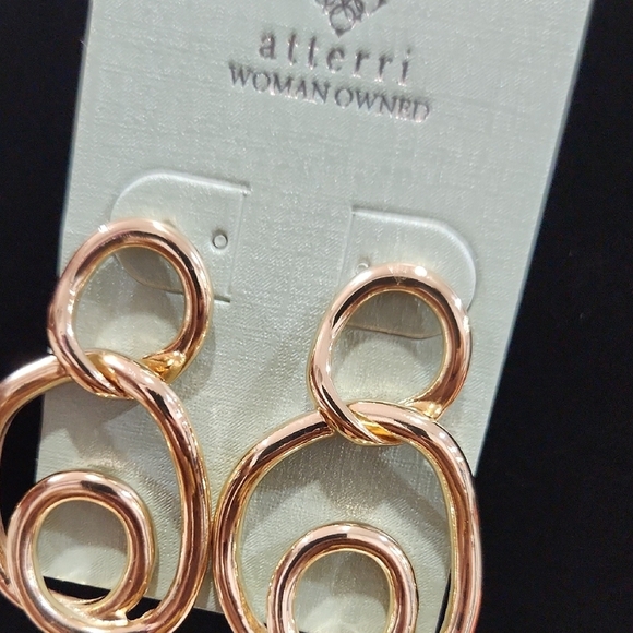 🔹️Atterri🔹️ Gold-Tone Loop Swirl Statement Earrings - Picture 7 of 8